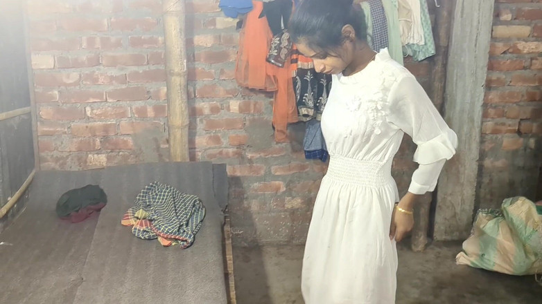 Easypron: Awek panas kampung India Pronita berkongkek dengan suaminya di rumah