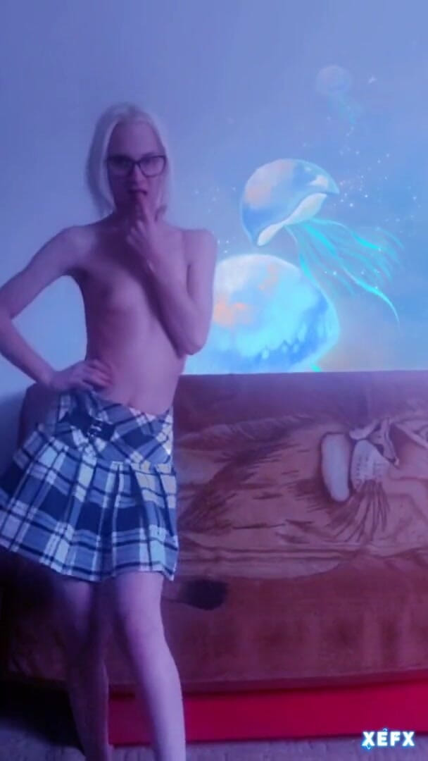 Wet Pussy Fuck: Polish teen striptease sex dance
