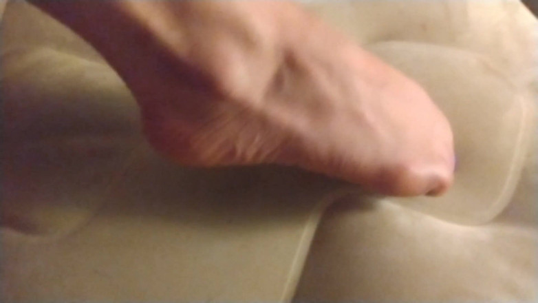 Missy Megz: Sensual sexy legs playing