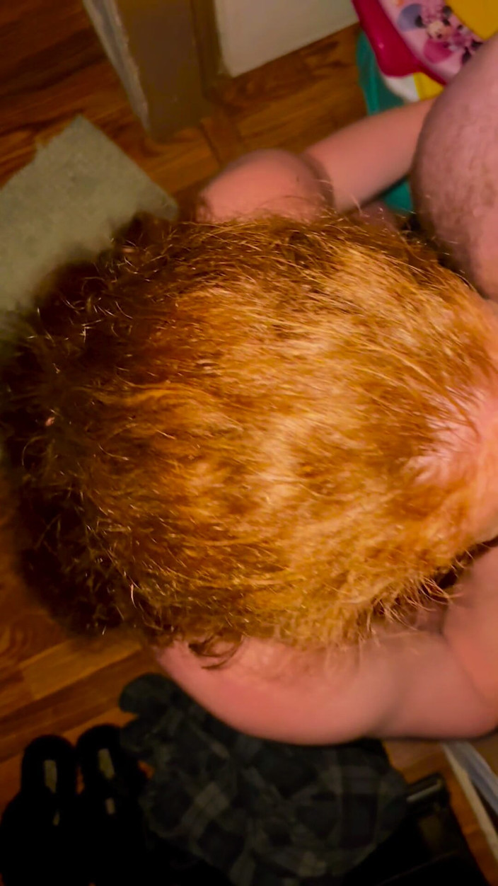 Chester Van Name: Ruda gorąca żona na kolanach dla Deepthroat Blowjob Bwc