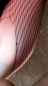 Estudiante universitaria rubia holandesa recibe su gran polla negra profunda y se corre por todo el cuerpo del Dr. Bekkie