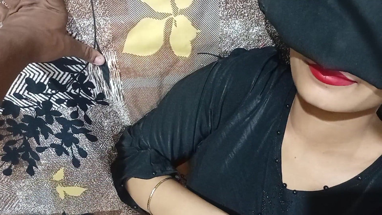 Dearshivani: Beso de labios con chica musulmana