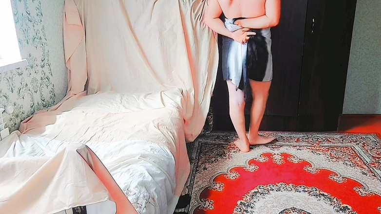 Kitty_Cross: 甜美的变性人美女在蓝天下吹泡泡