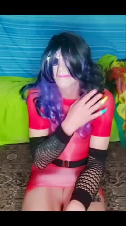 Lizzaali: This was my first unmasked clip in my sexy red...