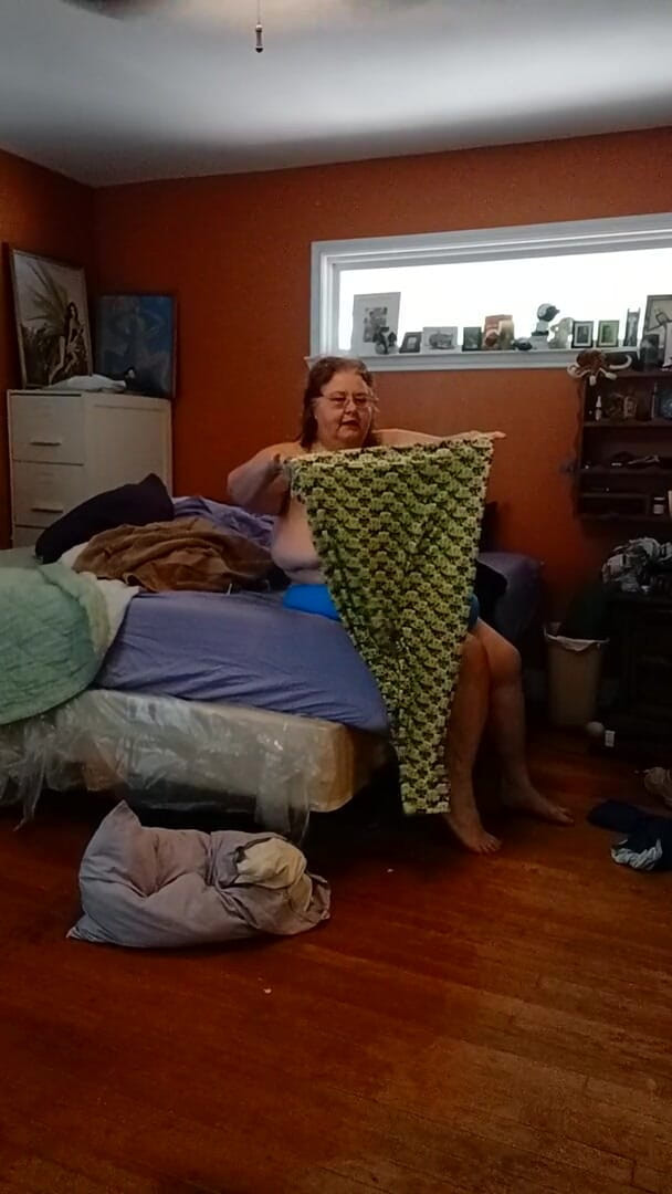 BBW nurse Vicki adventures with friends: Dressing for panty fans Hey
