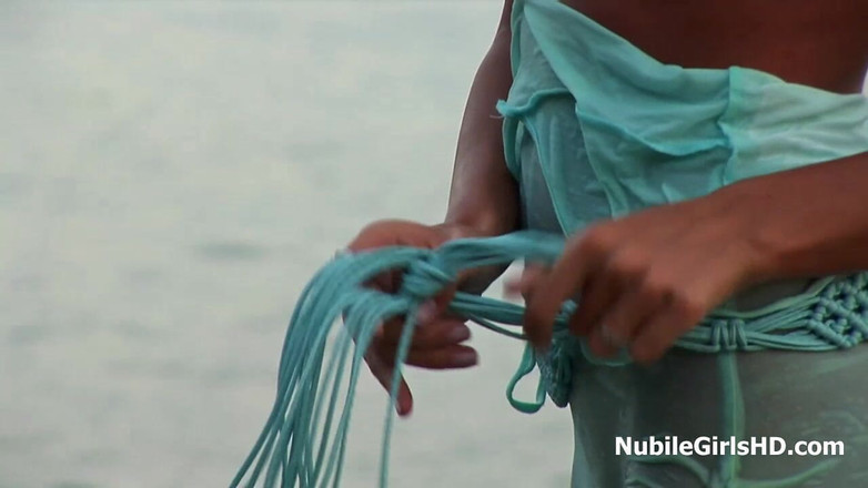 Teen Mega World: 야외에서 마샤