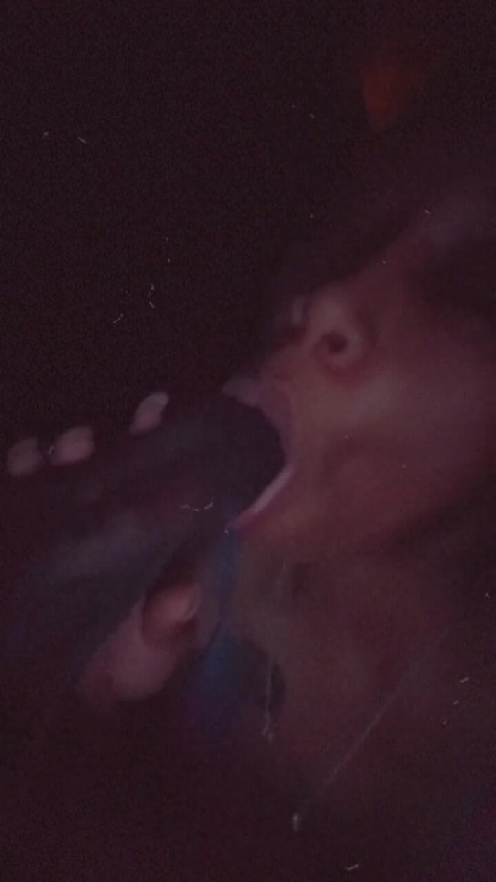 SexLoveRed: Ich lutsche ihn eine minute lang