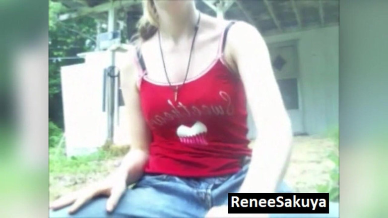 Renee Sakuya: Trancada, jardinagem mijando em acidente de jeans