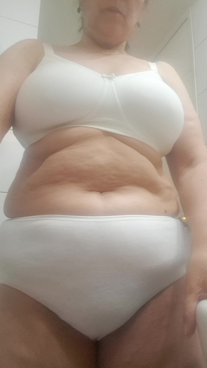 Mommy big hairy pussy: Lencería de madrastra talla grande