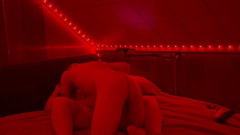 SinfulShadows: Bayan Sinful'un amını yalıyor, götüne büyük boşalma