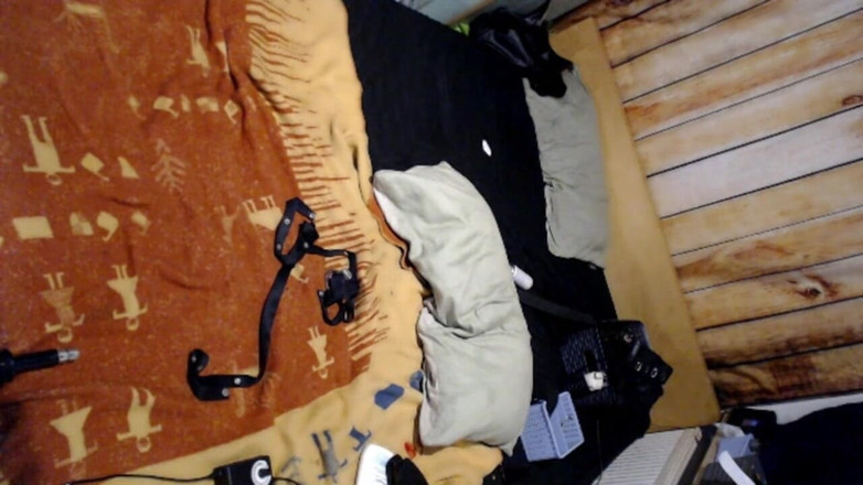 DARIA DEEPES: Het tranny maskin i kyskhet borrar hennes röv med en...