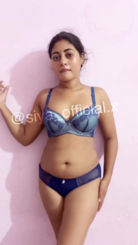 Siya Bhabhi Ki Chut Chudai and Fingering Hindi