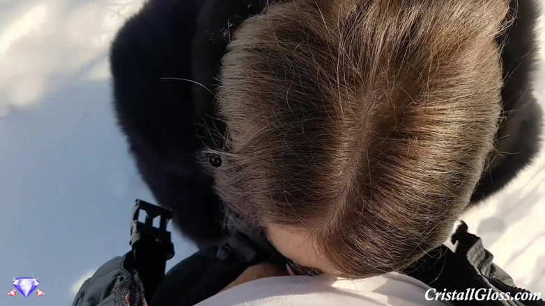 Cristall Gloss: Deep blowjob in winter park POV
