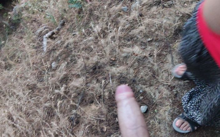 Hairy couple: Người đàn ông gặp cô gái có lông dễ thương trong rừng...