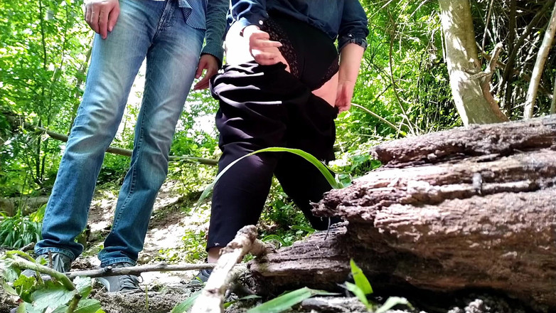 OurFetishLife: Soacra se pișă în pizdă și ginerele cu pula mică în natură