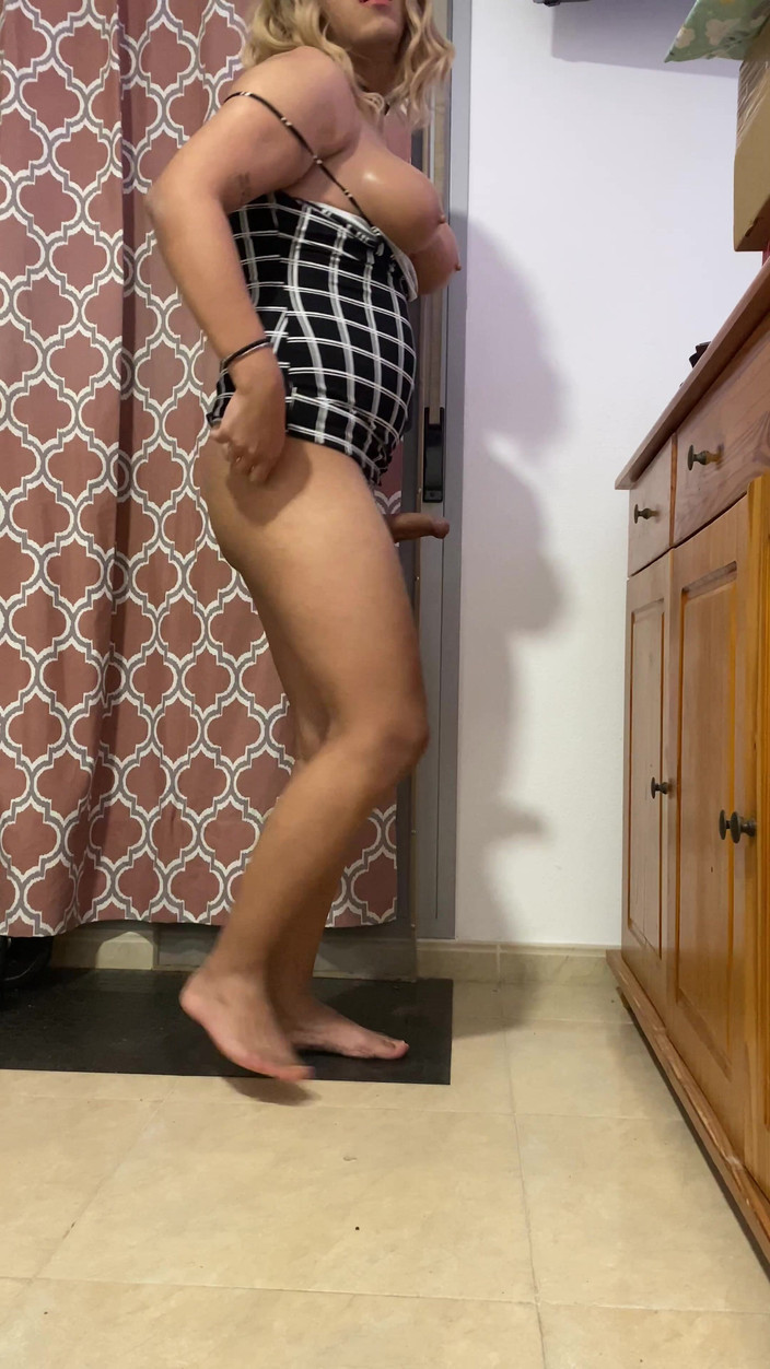 Natalia Valera: Мені потрібно, щоб ти зняв мою сукню і відтрахав мене