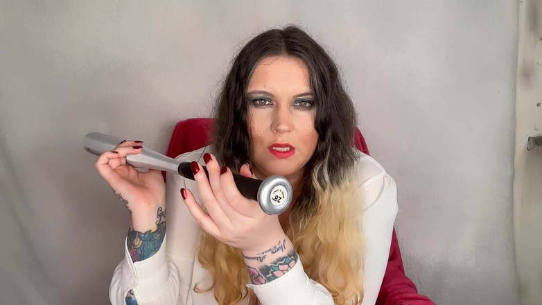 MissFFW: 노예 엉덩이를 대하는 방법을 설명하는 여주인 Ffw