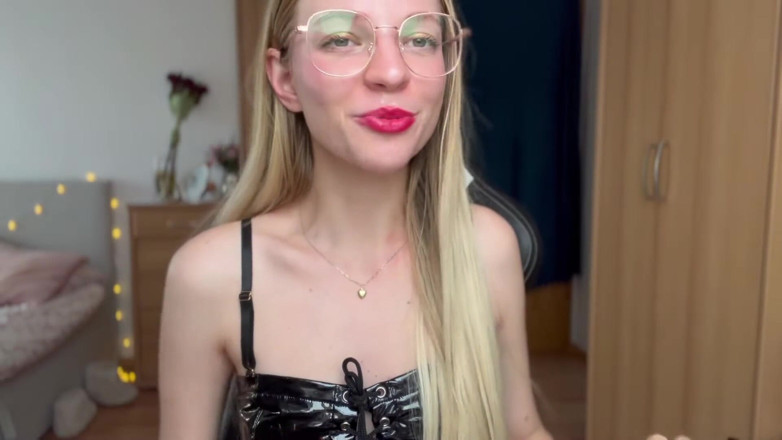 Goddess_Bella_Rae: Asmr rollenspel ongepaste en onbeleefde behandeling