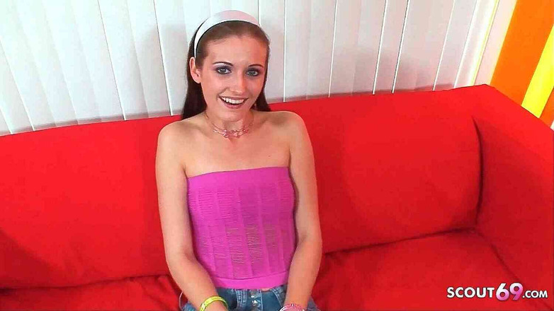 Full porn collection: Sevimli genç kız haily 18'in ilk büyük zenci yarağı ırklararası dölleme oyuncu...