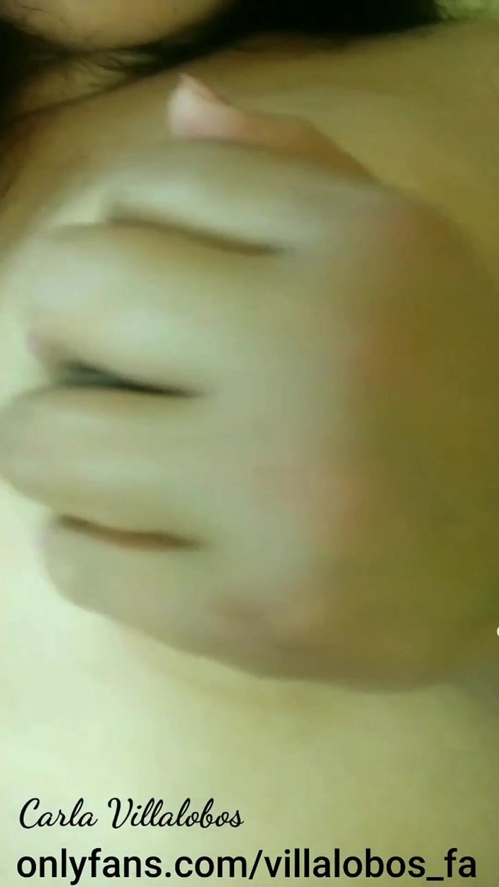 Carla Villalobos: Tante nakal lagi asik mamerin toket dan pantat pacarnya sama...