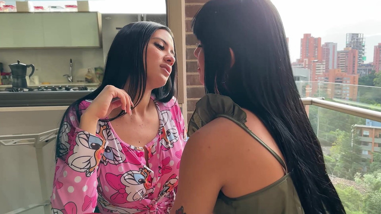 Ambar Prada: Zevk dolu azgın lezbiyenler, amber Prada ve Yenifer Chacon