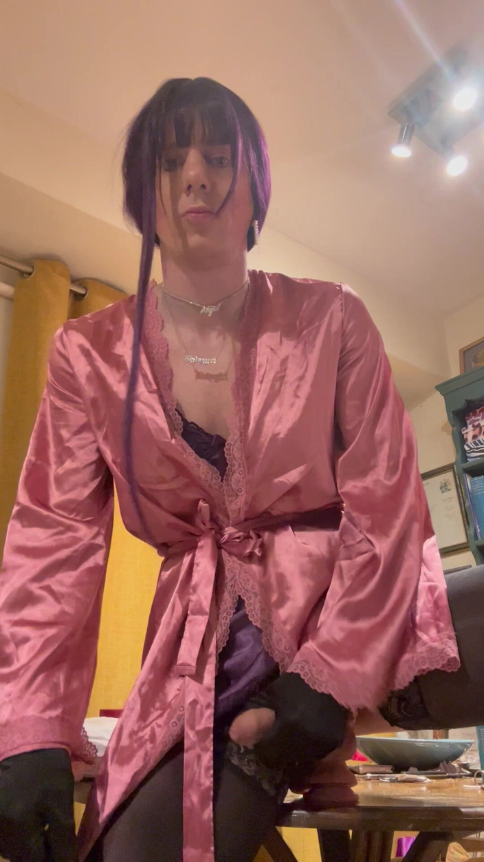Jessica silk: Jess Silk Rides Dildo