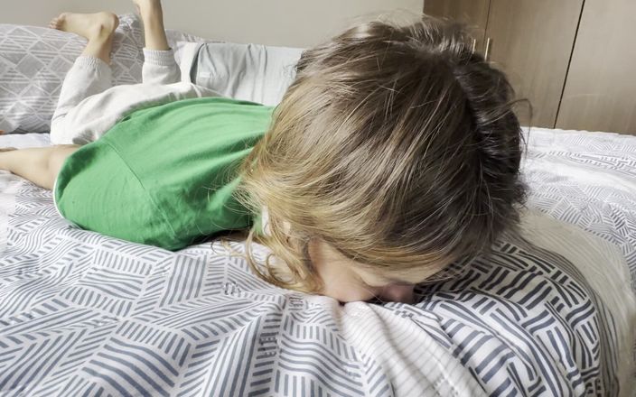 scarlettandc: Staję się uległą lesbijką mojego niewolnika