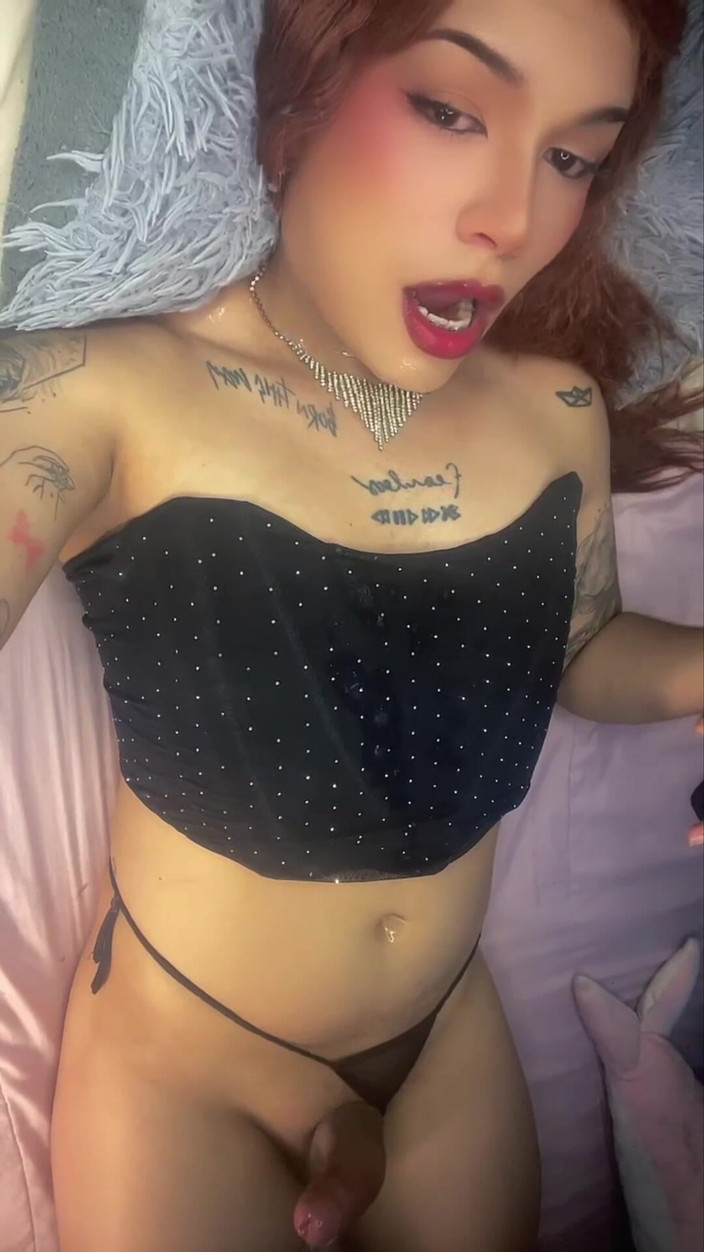 Anali Myers: Bắn tinh lớn latina trans giirl