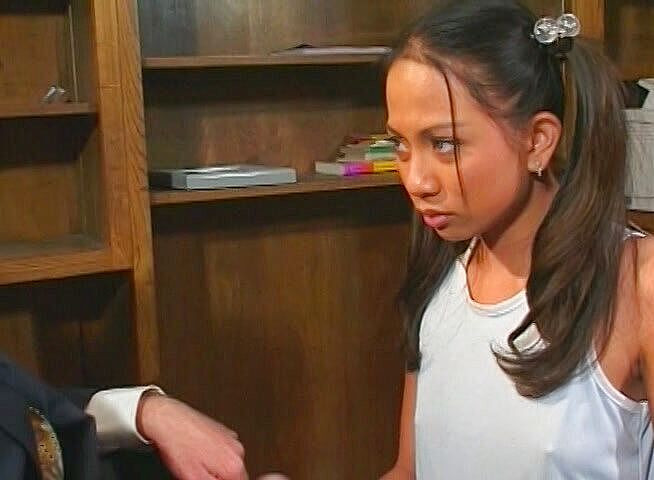 Teens X: उसकी कक्षा पास करना