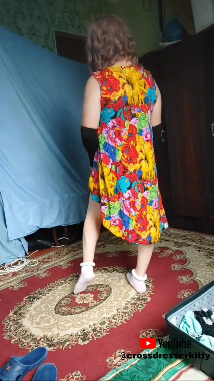 Kitty_Cross: +18 Youtube Model Crossdresserkitty Sexy Villager Gospodină Rochie Ciorapi Lungi...