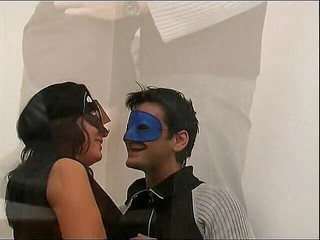 Xtime Network: Seks di kantor untuk dua swingers bertopeng