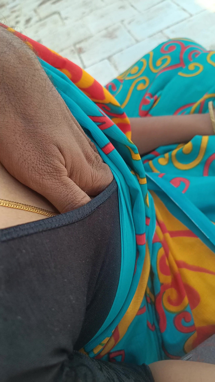 Inba: 主婦はテラスで隣人とのドレスウォッシュロマンス