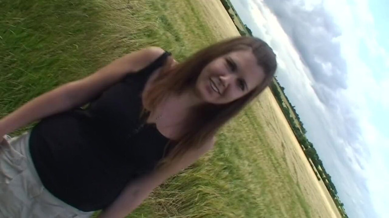 Digi Creationsxxx: British slut gives BBC bj to a stranger outdoors