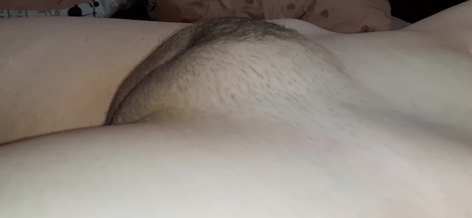 Vik_All: Я дрочу на возбуждающую киску моей мачехи