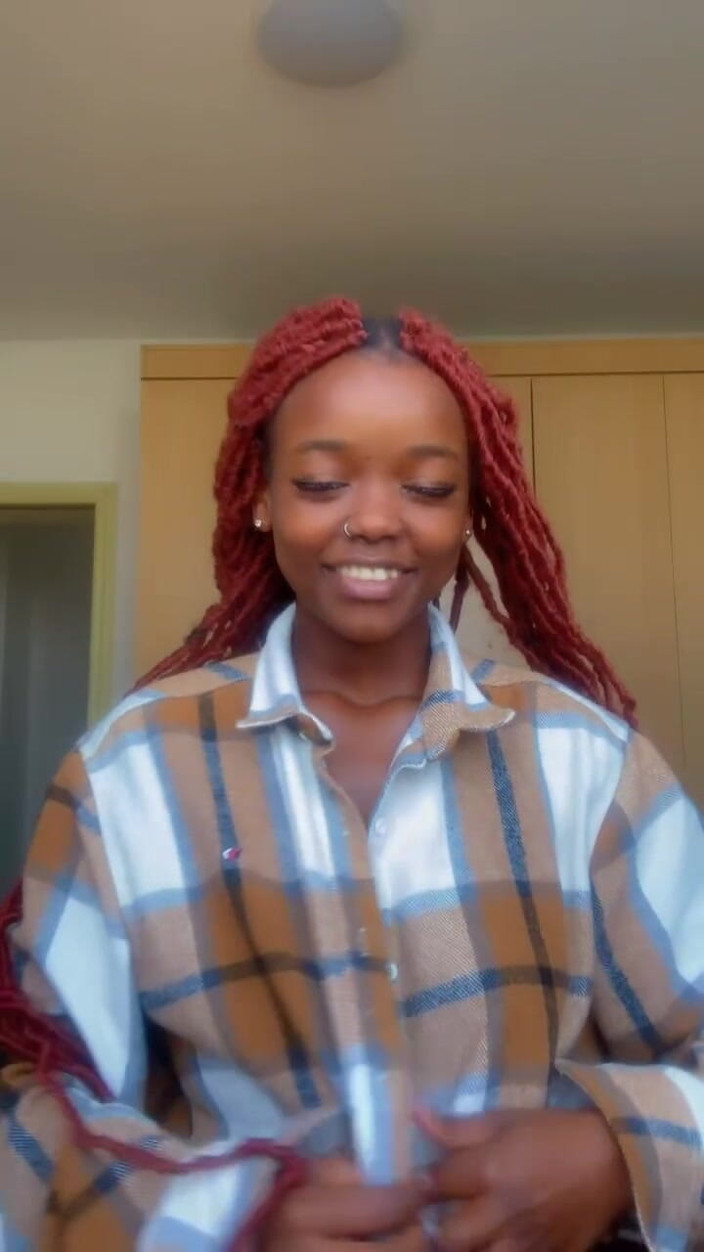 SEXXY-DAISY: Ik heb iets in mijn kont