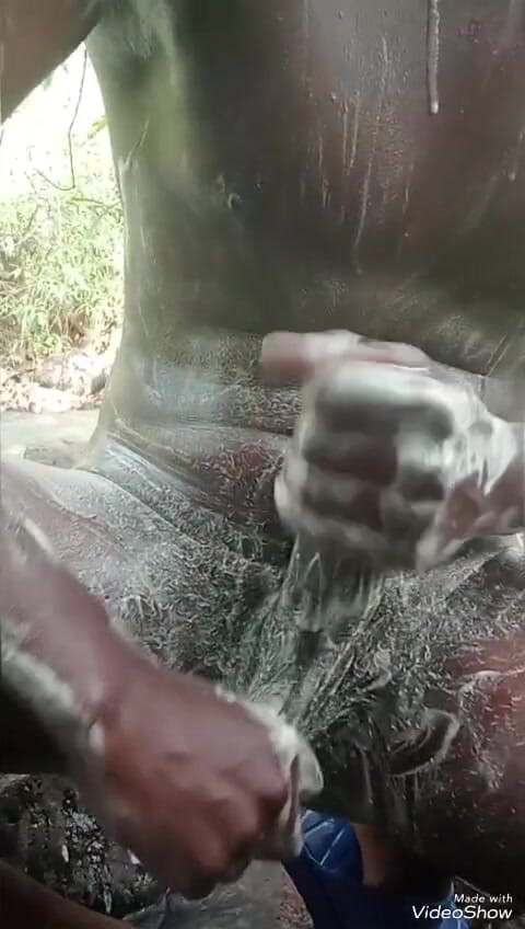 Sexyjayla254: 肥皂泡手淫 大黑屌在户外射精 第2部分