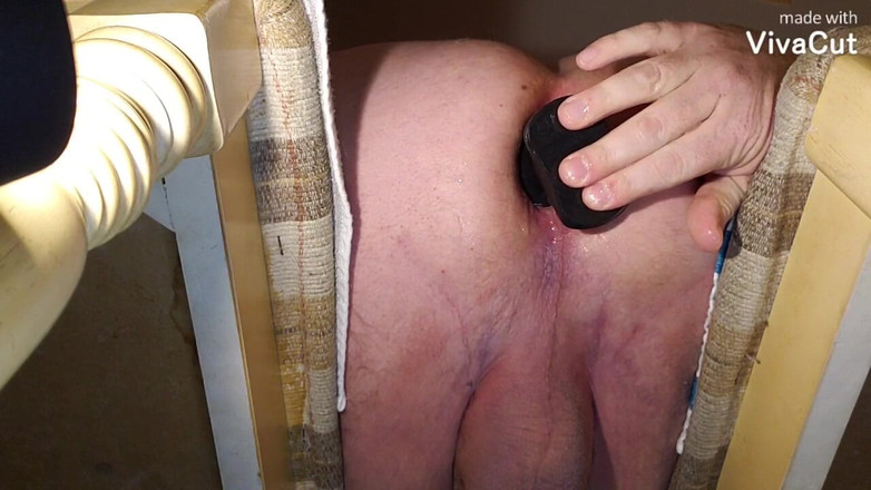 Charlieboy69: Anal dildoya biniyor