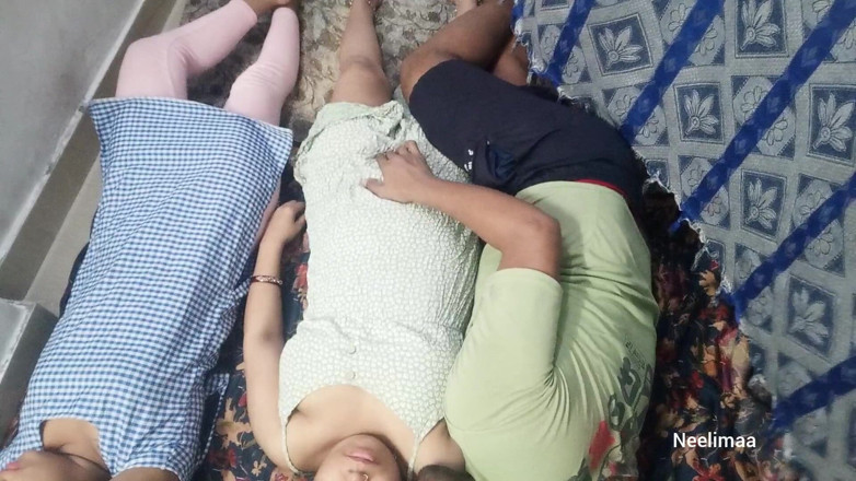 Neelimaa: Istri Indiaku dan temannya. Neelimaa.
