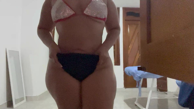 zendella usain: SESTRA se převléká a je zachycena na kameru v kanceláři