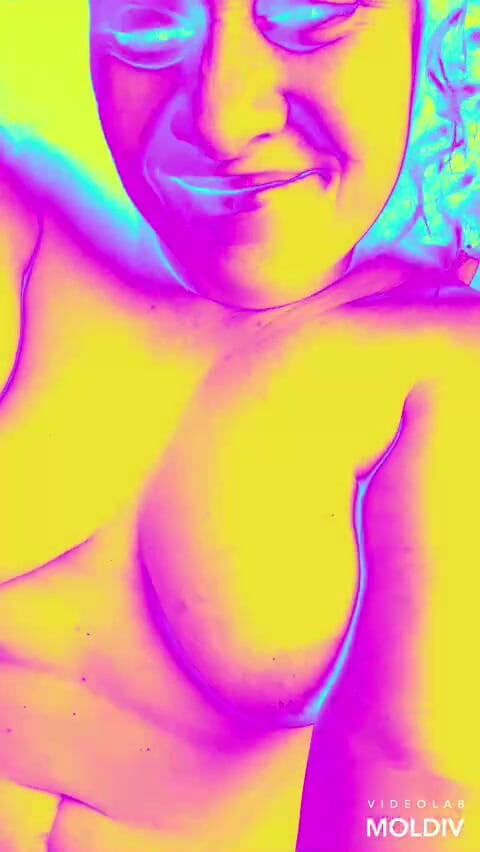 VikkiGeorgia: Я мастурбую