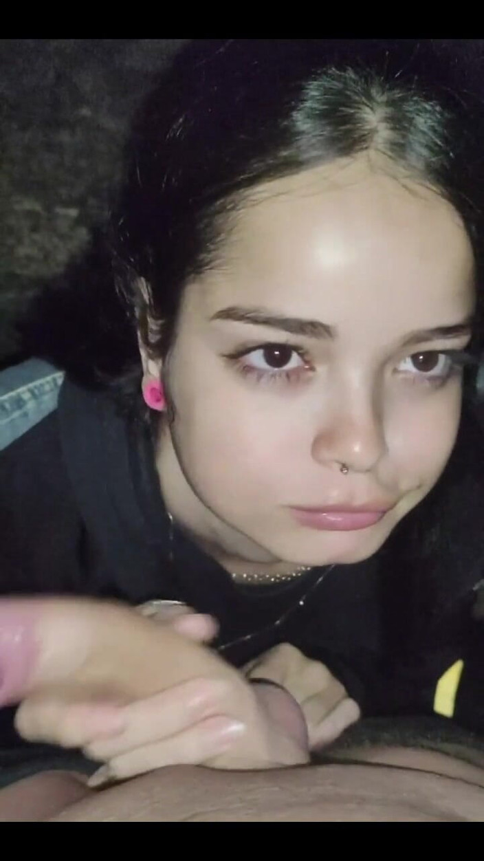 Debora Mendes: Я пішов на прогулянку, ми пішли на лінію поїзда, щоб зробити нічний мінет на відкритому повітрі, і він кінчив на мої цицьки