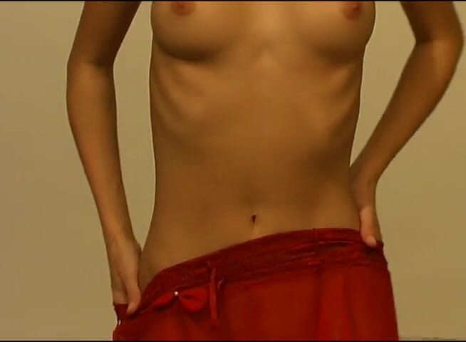 Flash Model Amateurs: Sexy vixen masturbation and spreading