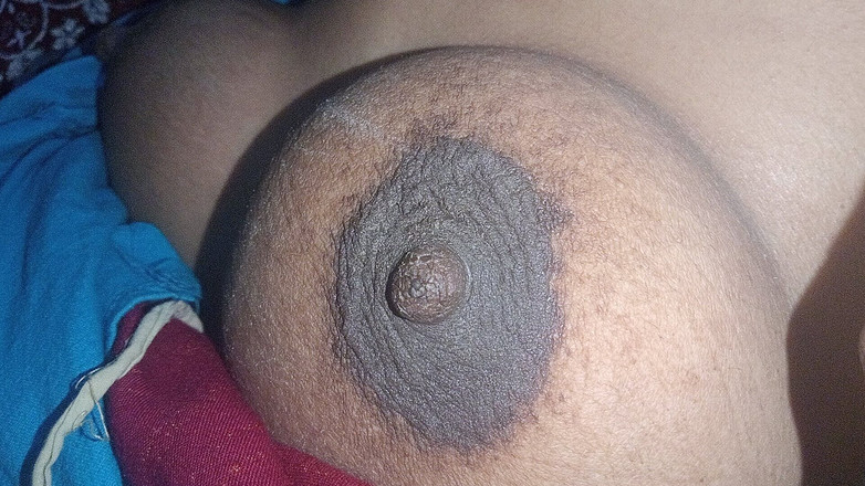 Rinki559: Rinki India chupando coño de chico y tetas presionando video...