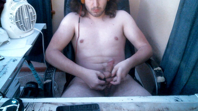 The Man: Mi masturbo nuda con un anello sul cazzo e mi...