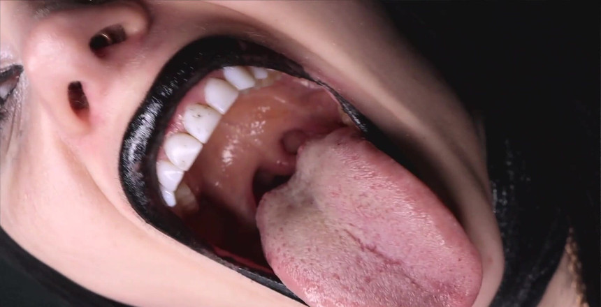 Goddess Misha Goldy: Winziges sexzeug zu meinem essen gemacht