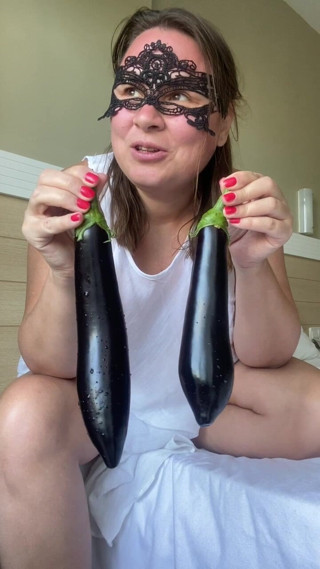 Mary Di: Sono una bellissima donna, mi masturba il mio buco anale...
