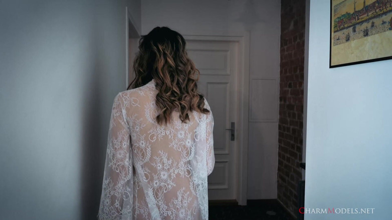 CharmModels: ジョジー・ライク・ホワイト・エンジェル・ウィズ・ネイキッド・ブレスト