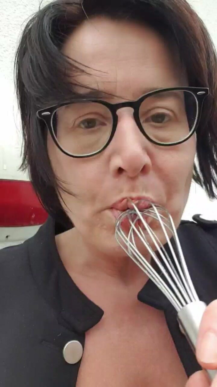 JulieEroticDress: Squirt with Whisk