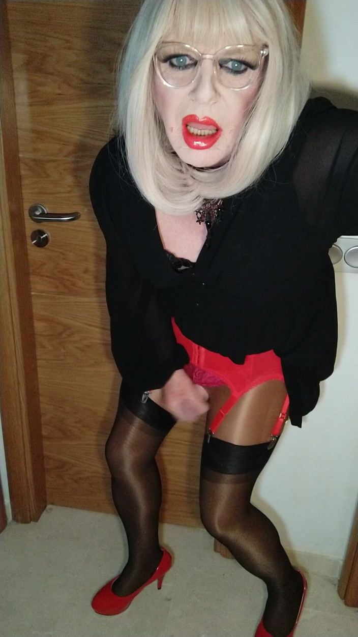 Emma Browne: Kinky lingerie travestiet