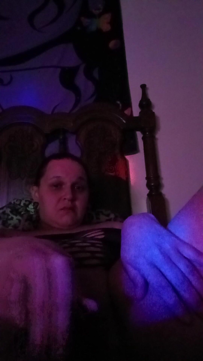 Mz squirt 4 u: 이 뚱뚱한 보지를 가지고 노는 중